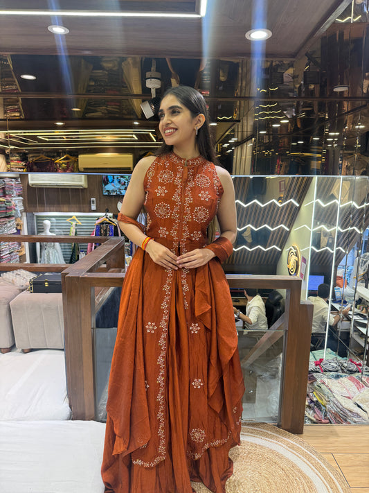 ELEGANT EMBROIDERED SLIT SUIT