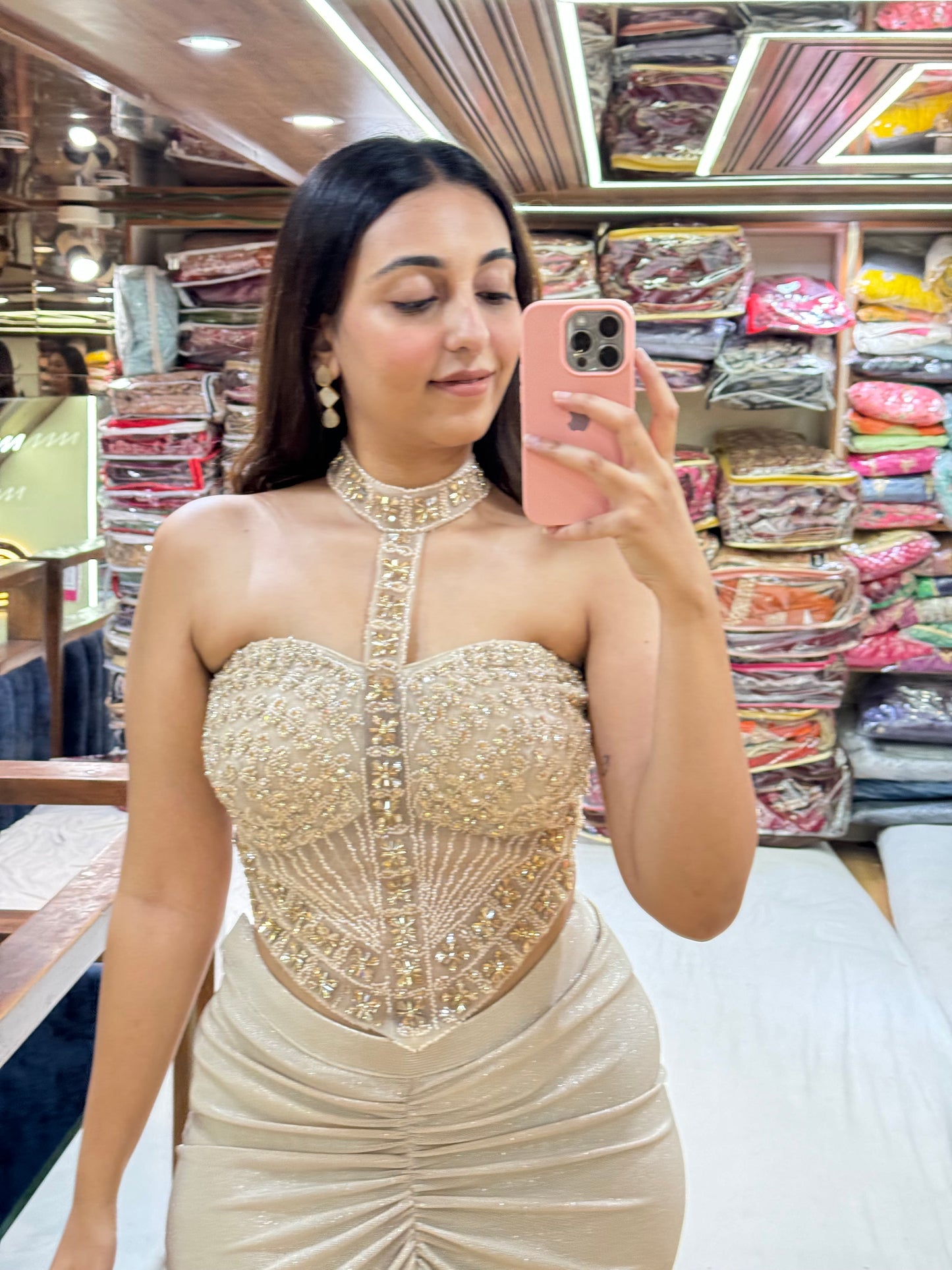 HIGH-NECK BEIGE INDO